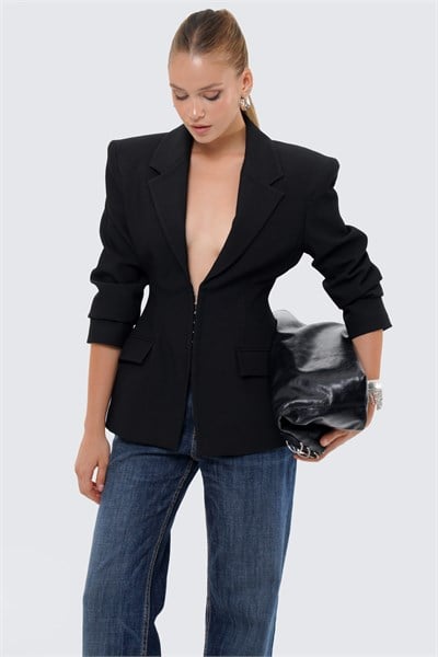 Kadın Siyah Agraflı Bele Oturan Blazer