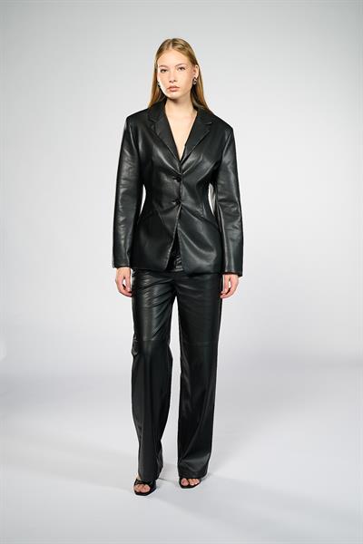 Kadın Siyah Bele Oturan Deri Blazer Ceket