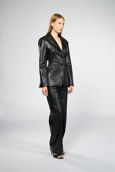 Kadın Siyah Bele Oturan Deri Blazer Ceket