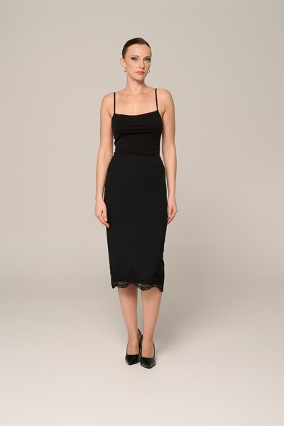 Kadın Siyah Dantelli Kalem Etek