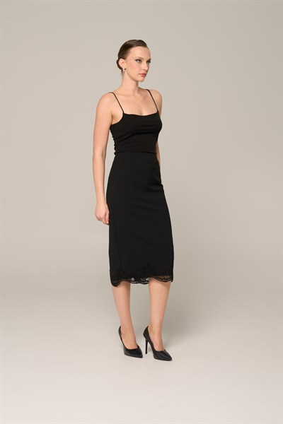 Kadın Siyah Dantelli Kalem Etek