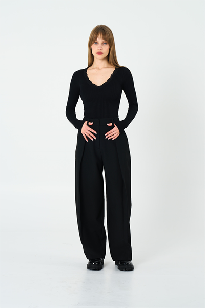 Kadın Siyah Derin Pileli Varil Pantolon