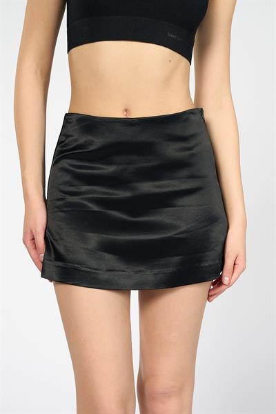 Kadın Siyah Saten Mini Şort Etek