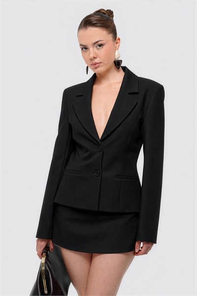 Kadın Siyah Vücuda Oturan Kısa Klasik Blazer