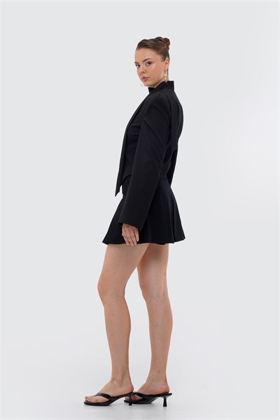 Kadın Siyah Yakası Şal Detaylı Fit Crop Ceket