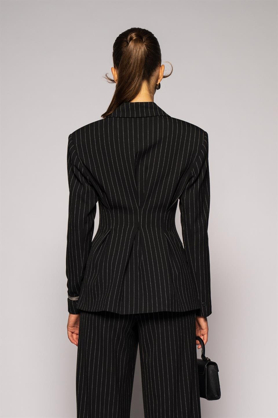 Kadın Siyah Pens Detaylı Çizgili Blazer-Thalure
