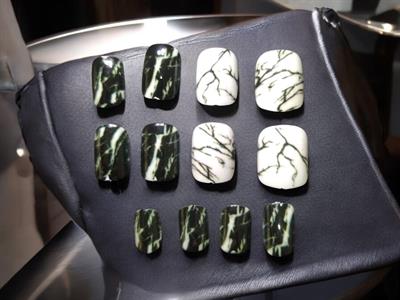 DESENLİ BADEM TAKMA TIRNAK