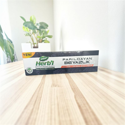 HERBL Parıldayan Beyazlık Aktif Karbonlu Beyazlatıcı Diş Macunu 100g