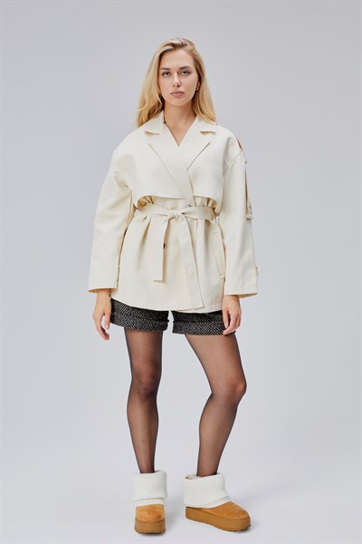 Oversize Ekru Rüzgarlık Detaylı Beli Kuşaklı Trençkot