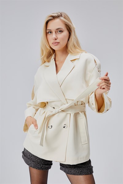 Oversize Ekru Rüzgarlık Detaylı Beli Kuşaklı Trençkot