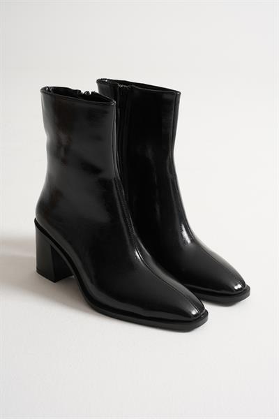 Arden Kadın Siyah Rugan Kalın Topuklu Fermuar Detaylı BOT (7CM)