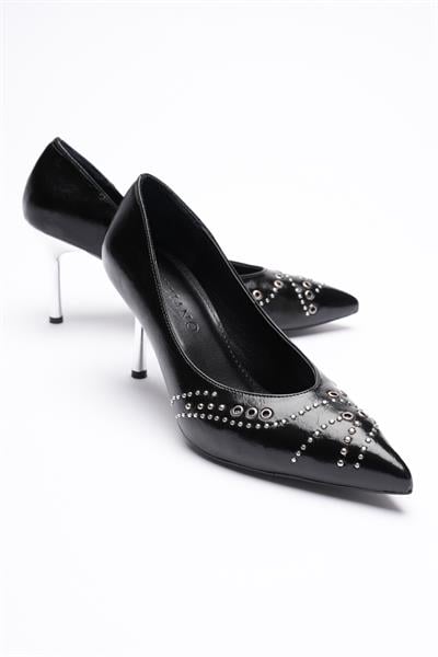 Aurina Kadın Siyah Kırışık Rugan Gümüş Metal Aksesuarlı Yüksek Topuklu Ayakkabı (8CM)