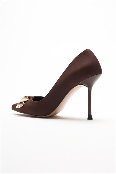 Aveline Kadın Kahve Nubuk Gold Aksesuarlı Sivri Burunlu Yüksek İnce Topuklu Stiletto Ayakkabı (9.5 CM) 