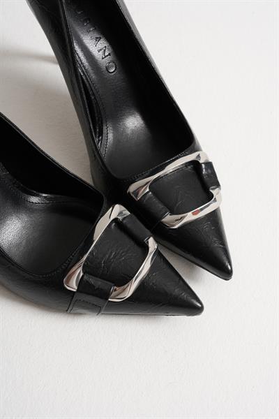 Corine Kadın Siyah Metal Aksesuarlı Sivri Burun Yüksek İnce Topuklu Ayakkabı Stiletto  (9 CM)