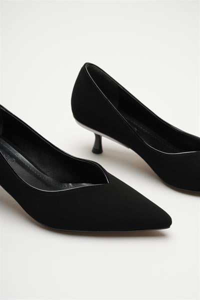 Elera Siyah Nubuk Sivri Burunlu Kadın İnce Metal Alçak Topuklu Klasik Ayakkabı (5cm)