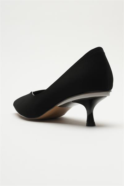 Elera Siyah Nubuk Sivri Burunlu Kadın İnce Metal Alçak Topuklu Klasik Ayakkabı (5cm)