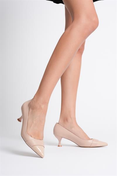 Kadın Deri Topuklu Ayakkabı 5.5 cm Sivri Burunlu Rugan Burun Detaylı Bej Mariel