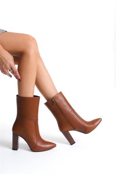 Mubiano Hakiki Deri Collection Kadın Fermuarlı Sivri Burun Topuklu Kısa Bot Taba - MCALM23151 - TB