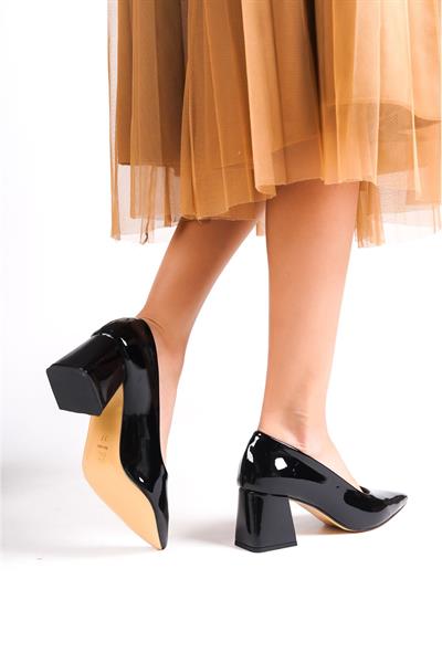 Mubiano MBZFR602-RS Kadın Rugan Blok Topuklu 6 cm Sivri Burun Siyah Stiletto & Topuklu Ayakkabı