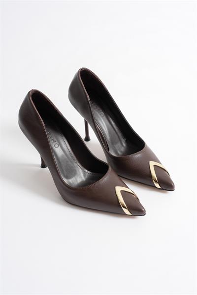 Nivora Kadın Kahve Deri Gold Aksesuarlı Sivri Burun Yüksek İnce Topuklu Ayakkabı Stiletto (9.5 CM) 