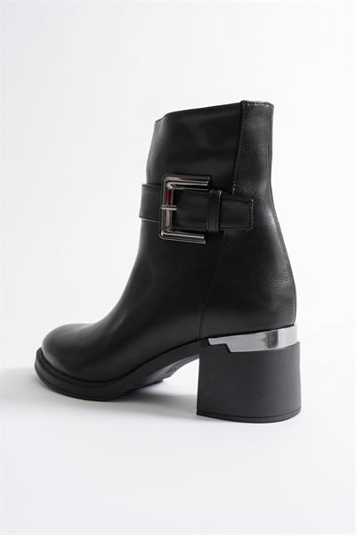 Ravena Kadın Siyah Deri Fermuarlı Metal Aksesuarlı Kalın Topuklu BOT (6 CM)