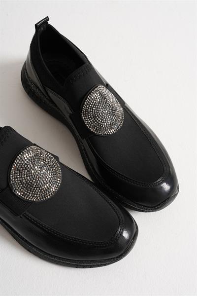 Sola Kadın Siyah Rugan Streçli Taş Detaylı Günlük Ayakkabı