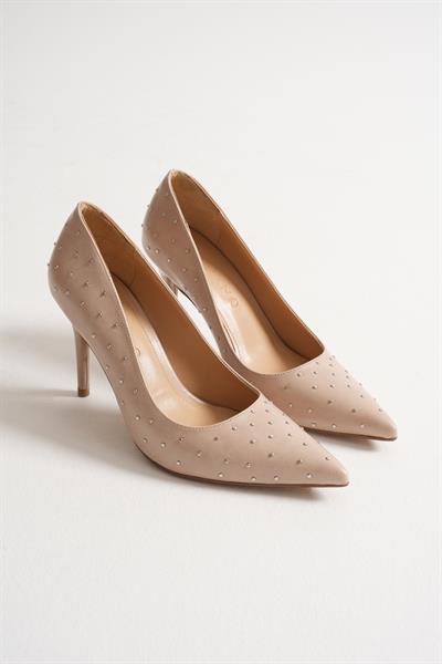 Zerina Kadın Bej Metal Aksesuarlı Sivri Burun Yüksek İnce Topuklu Ayakkabı Stiletto (9 CM) 