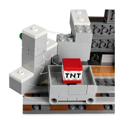 Lego Minecraft Kazma Madeni 530 Parça