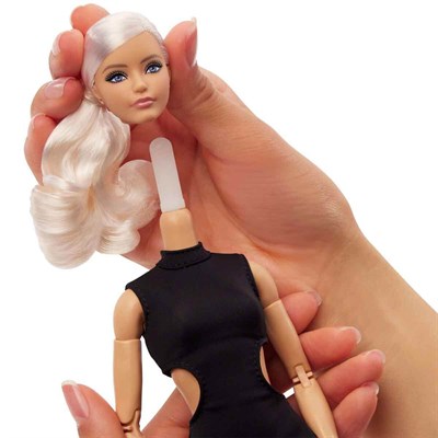 Barbie Basics İkonik Koleksiyon Bebeği Model