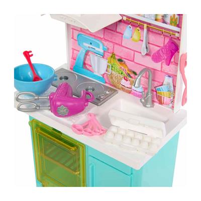 Barbie Brooklyn ve Malibu Pasta Yapıyor Oyun Seti