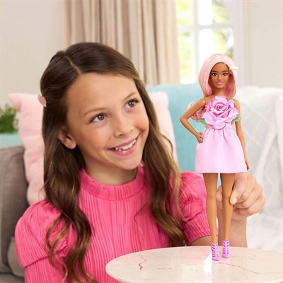 Barbie Büyüleyici Parti Bebekleri