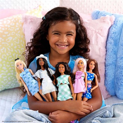 Barbie Büyüleyici Parti Bebekleri