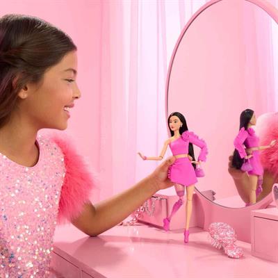Barbie Deluxe Style Işıltılı Protez Bacaklı Bebek