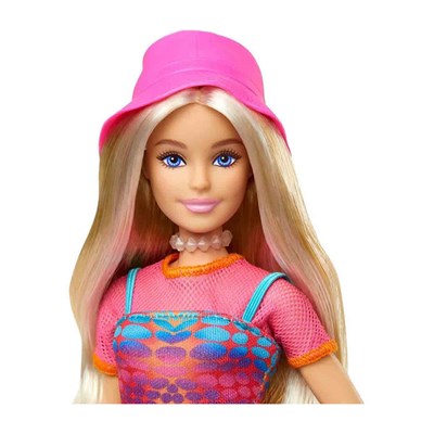 Barbie Dünyayı Geziyoruz İtalya Macerası Bebek ve Aksesuar Seti
