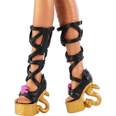 Monster High Mumya Elbisesiyle Nefera De Nile Bebek