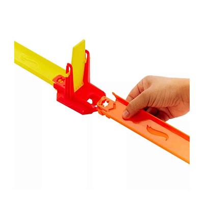 Hot Wheels Action Hot Ones Freeway Frenzy Toy Vehicle Track