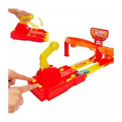 Hot Wheels Action Hot Ones Freeway Frenzy Toy Vehicle Track