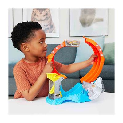 Hot Wheels Canavar Kamyonlar Tirbuşon Köpekbalığı Parçalama Pist Seti