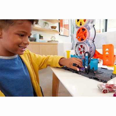 Hot Wheels Tekerlek Kulesi Pisti