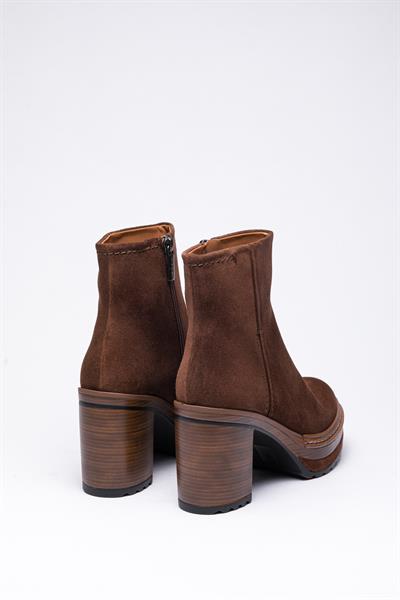 Kahverengi Süet Topuklu Bot