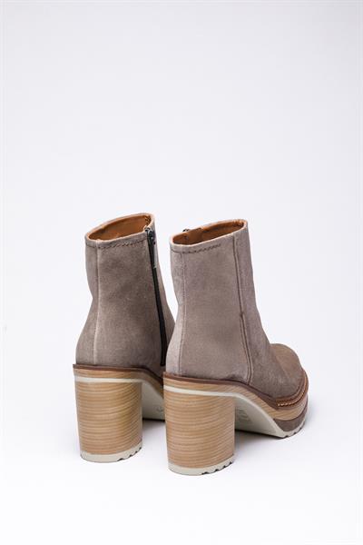 Taş Rengi Süet Topuklu Bot
