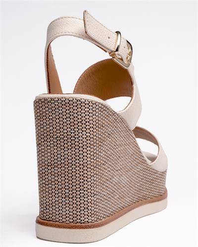 Kırık Beyaz Dolgu Topuk Sandalet