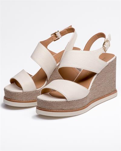 Kırık Beyaz Dolgu Topuk Sandalet