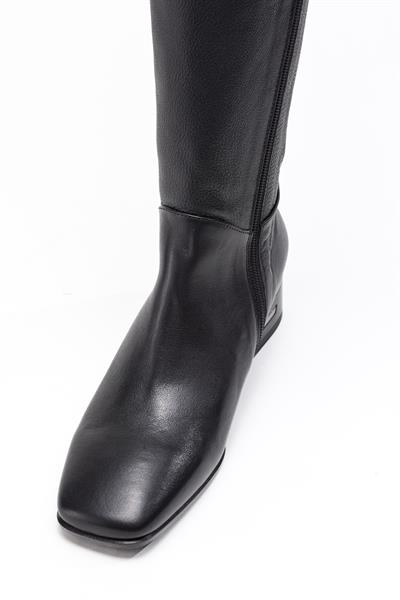 Siyah Deri Çizme