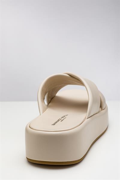 Kırık Beyaz Deri Terlik