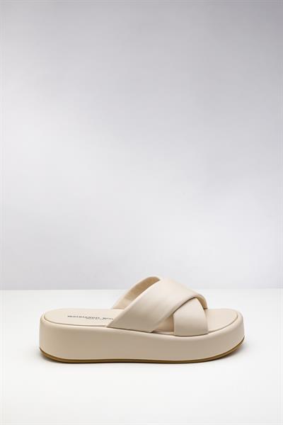 Kırık Beyaz Deri Terlik