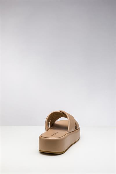 Bej Renkli Deri Terlik