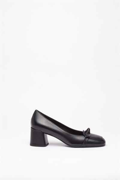 Siyah Deri Topuklu Ayakkabı