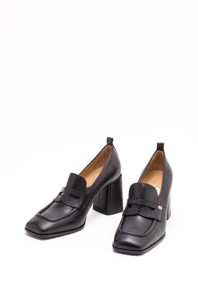 Siyah Deri Topuklu Ayakkabı