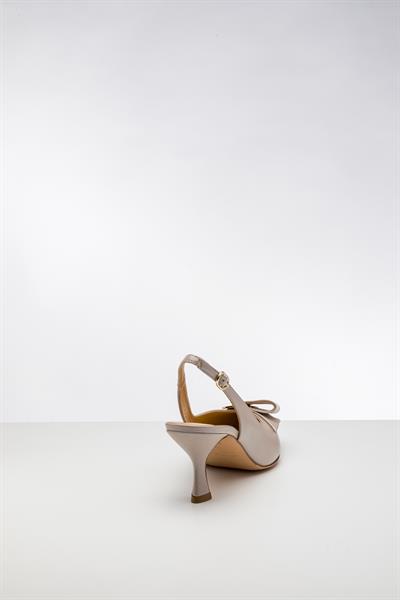 Bej Renkli Deri Topuklu Ayakkabı